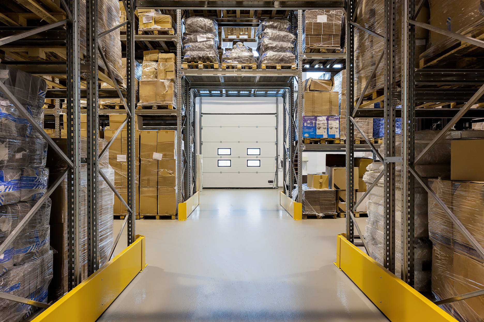 Loading dock in a warehouse